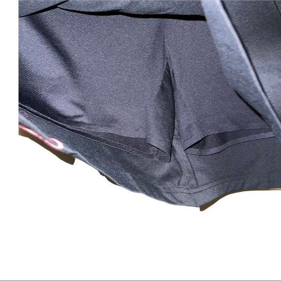 Adidas Woman Shorts Size 10 - Picture 3 of 4